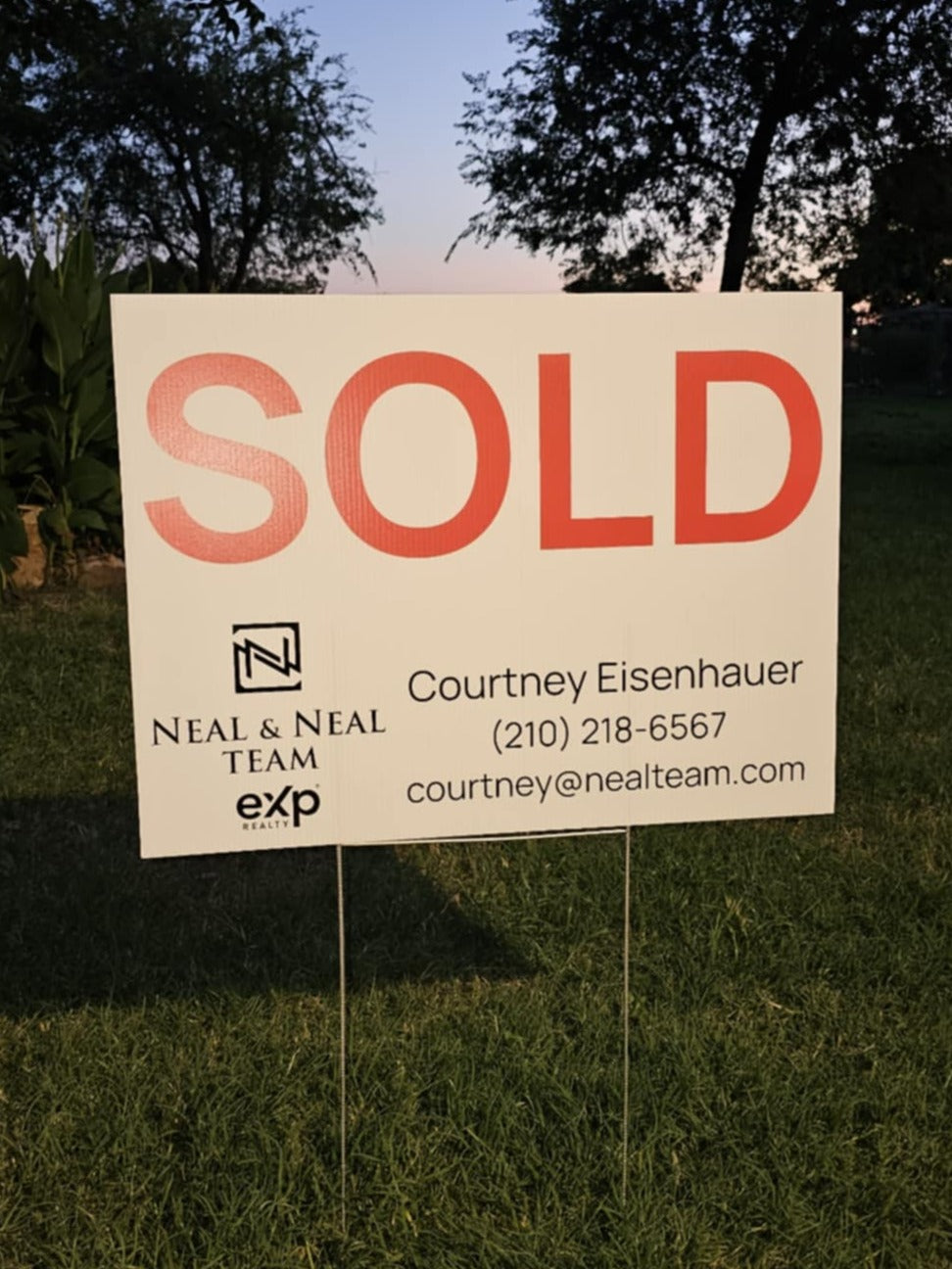 Custom Outdoor Coroplast Yard Sign (with Stake)